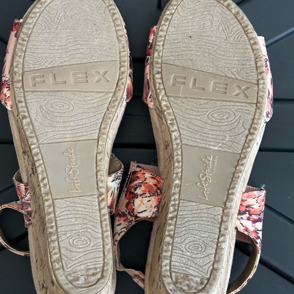 Life Stride Blush Multicolored Floral Pattern Size 6.5 - Picture 8 of 8